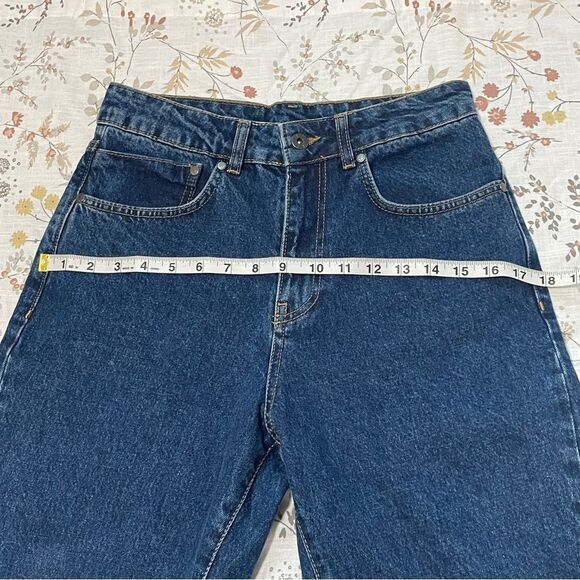 Relaxed Fit Mom Jeans - Picture 13 of 15